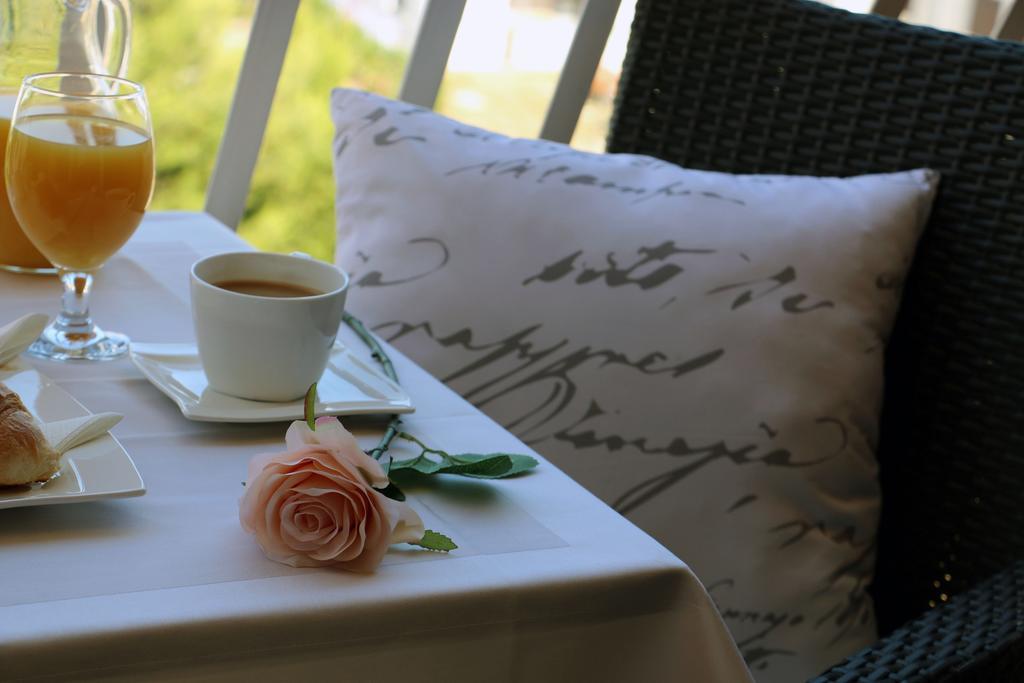 Blue Rose Apartment *
